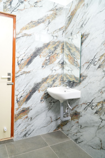 Bathroom 4, UJ PALLAZZIO - Business Class Luxury Hotel, Tiruvannamalai