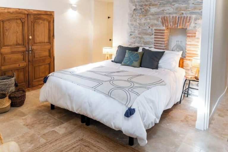 Bedroom 2, Les Terres Aoyama, Gard
