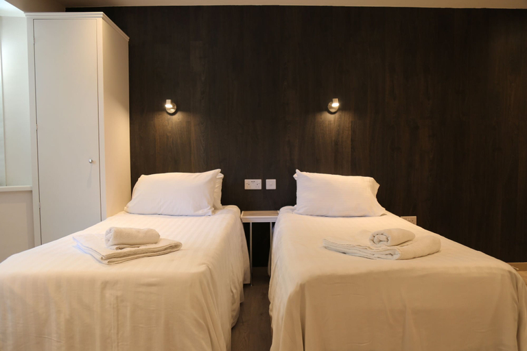 Bedroom 2, Debden Guest House, London