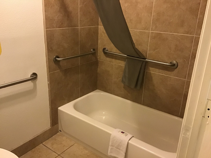 Bathroom 4, Motel 6 Espanola, NM, Rio Arriba