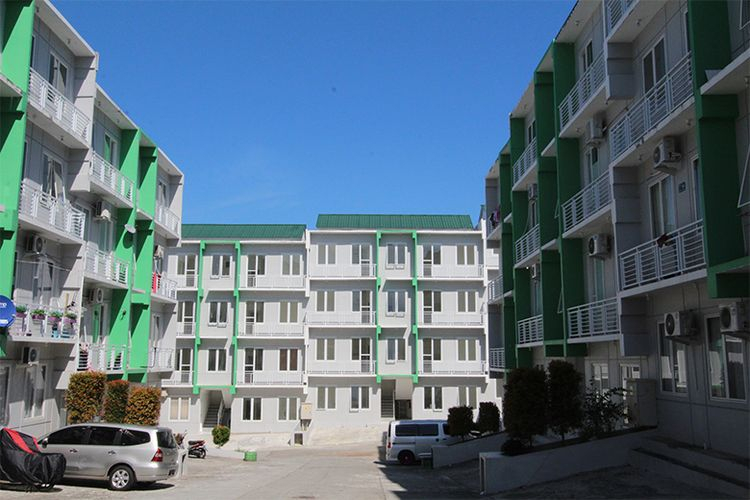 Exterior & Views