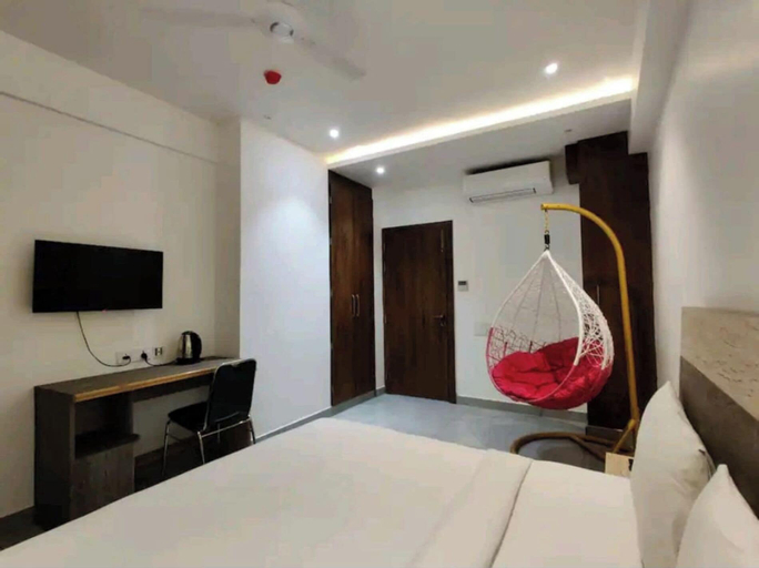 Bedroom 3, Hotel Blue Shine, Gautam Buddha Nagar