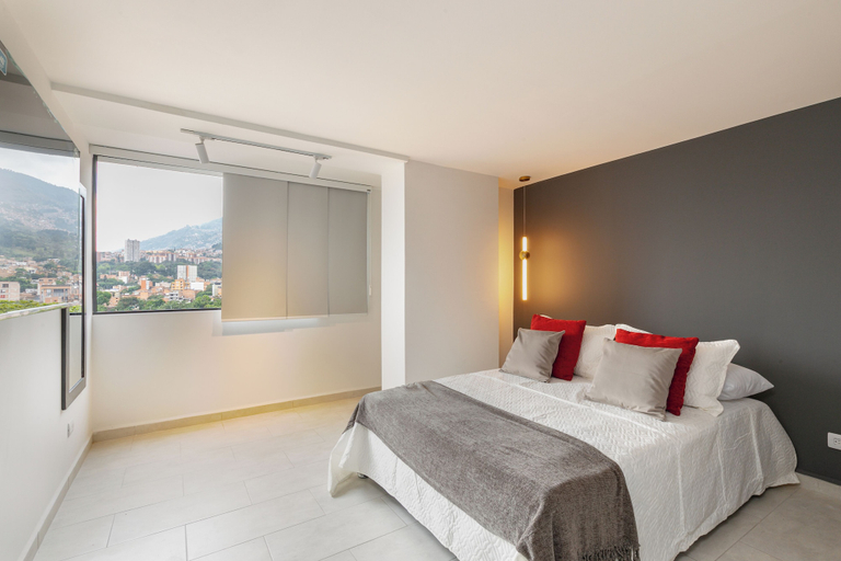 Others 5, Torre San Tomas, Medellín