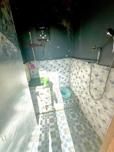 Bathroom 4, Alengkong Bali Camp, Bangli