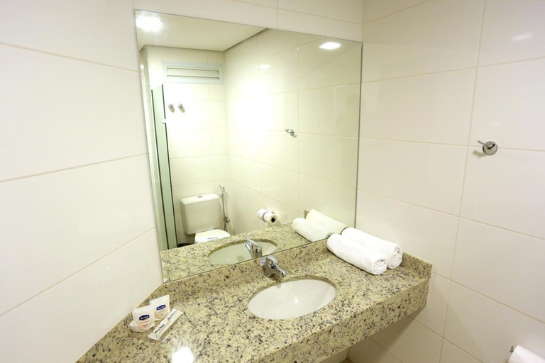 Bathroom 4, Golden Tower Express Braz Olaia by Fenix Hoteis, Ribeirao Preto