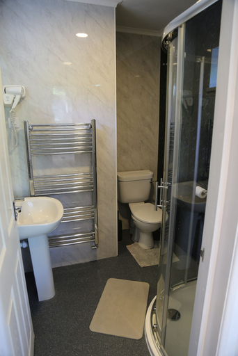 Bathroom 3, Debden Guest House, London