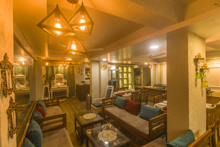 Food & Drinks 4, Wowstayz Hotel Misty Meadows, Hoshangabad