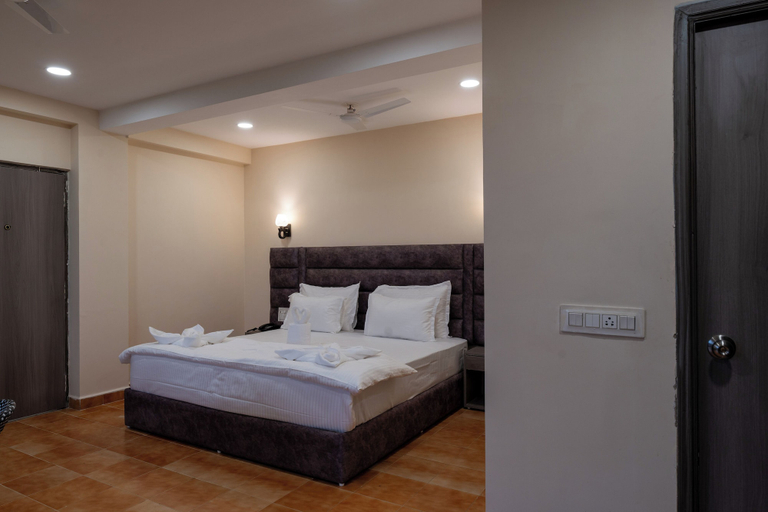 Bedroom 3, Evoke Express Candolim, North Goa