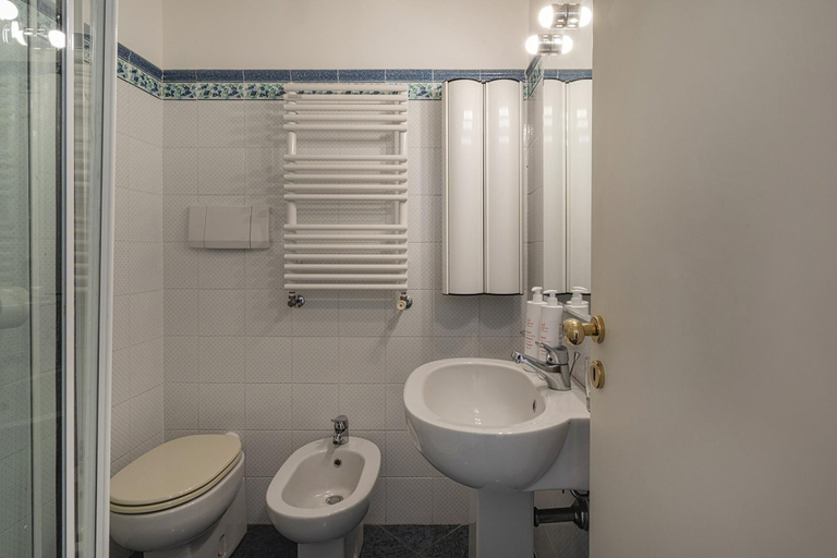 Room 4, Uno Scorcio sul Mare by Wonderful Italy, Genova