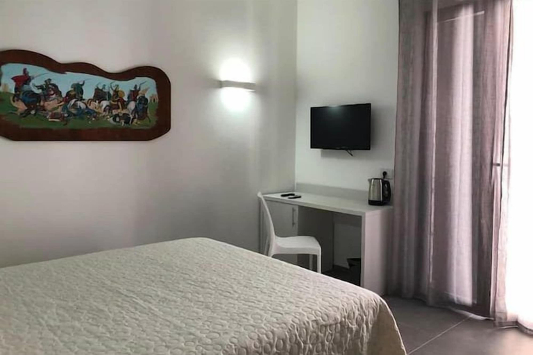 Bedroom 2, White Asses Rooms, Trapani