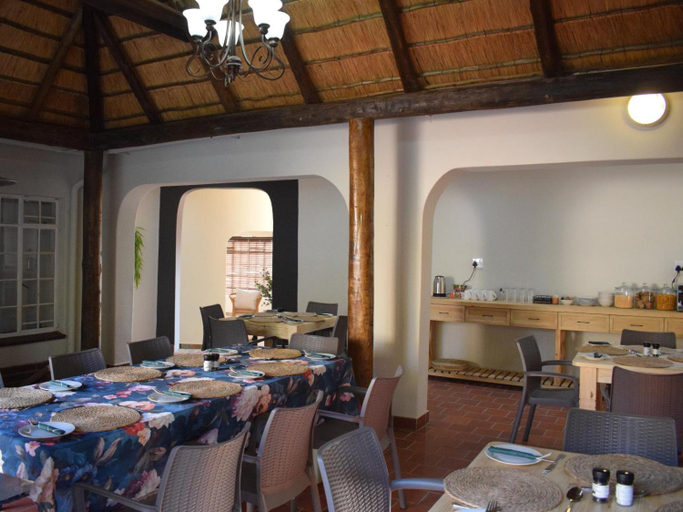 Others 5, Haus Eleven, Gert Sibande