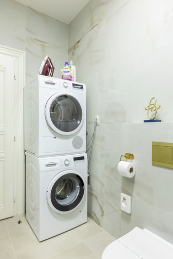 Bathroom 4, Decadent Art Deco Apartment in Old Town, Praha 1