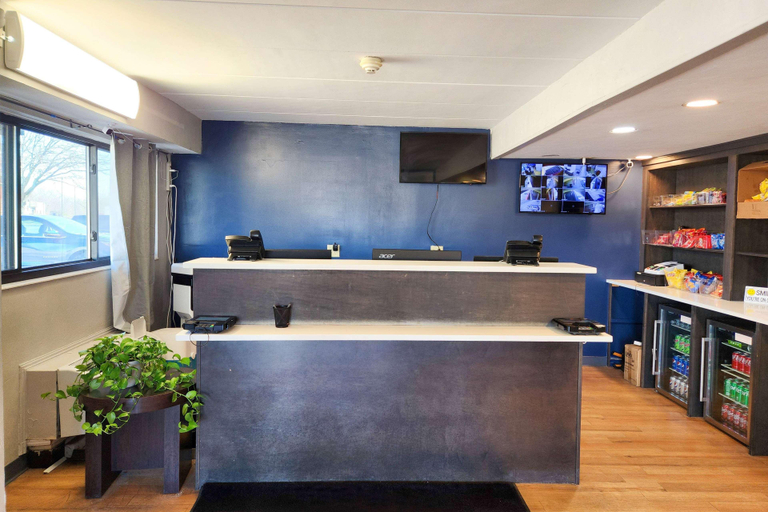 Public Area 2, Travelodge by Wyndham Peoria, Peoria