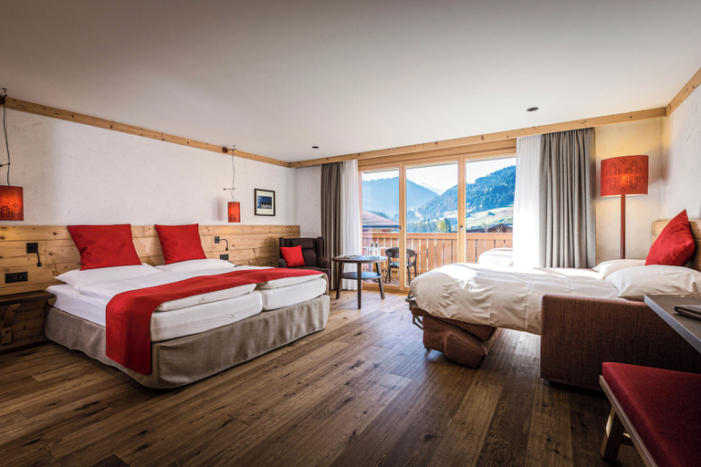 Bedroom 3, Hotel Spitzhorn, Saanen