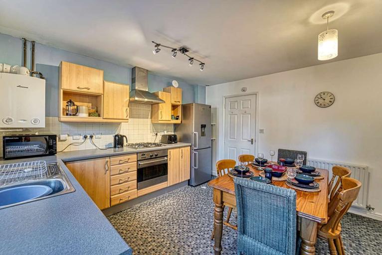 Room 5, Host Stay Lion Court, Worcestershire