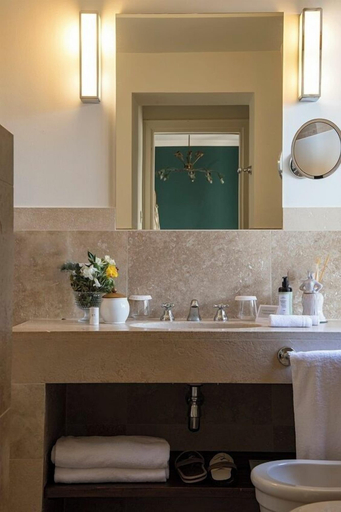 Bathroom 5, La Posta Hotel & Thermal Spa, Siena