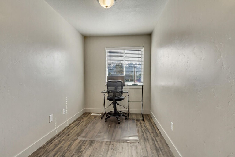Room 3, Hill Field 2 by CDH in Layton, Davis