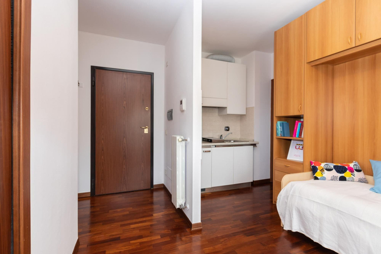 Room 5, Studio con Terrazzo nei Pressi Dell Universit by Wonderful Italy, Torino