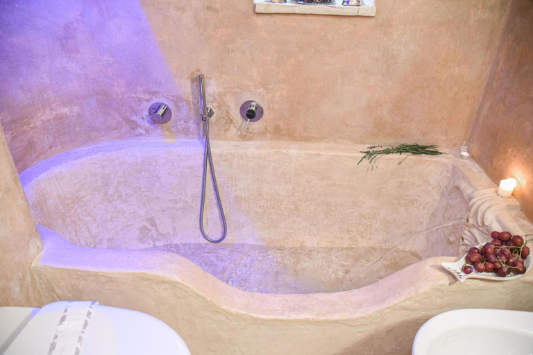 Bathroom, Luxury Trulli Terrarossa With Pool, Taranto