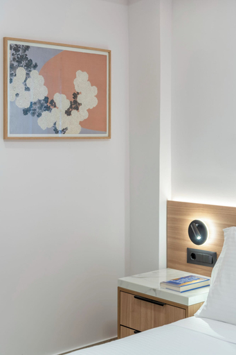 Others 5, Glyfada Coastside Apartment, Attica