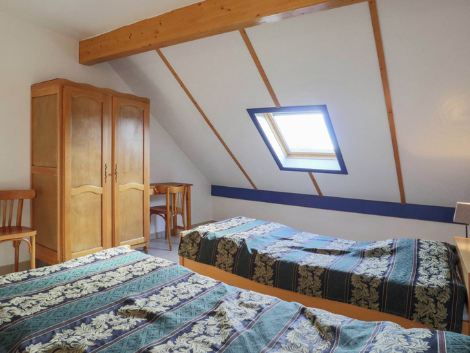 Bedroom 3, Cozy home in Sainte-Ode with Sauna, Luxembourg