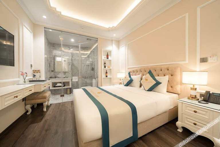 Bedroom 3, The Castle Hotel, Long Biên