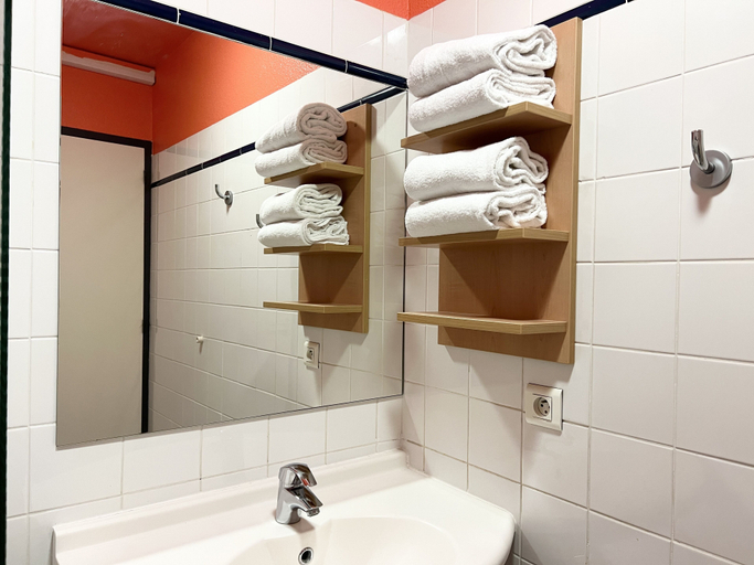 Bathroom 4, The People Le Havre, Seine-Maritime