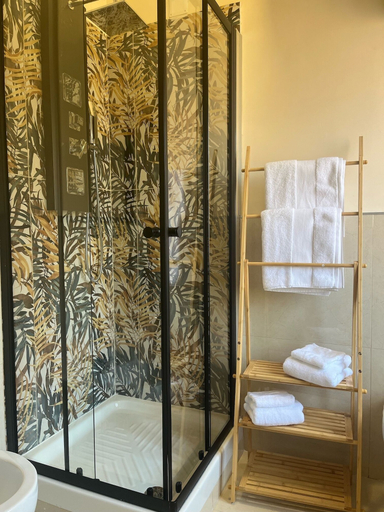 Bathroom 5, Domus Schipa, Napoli