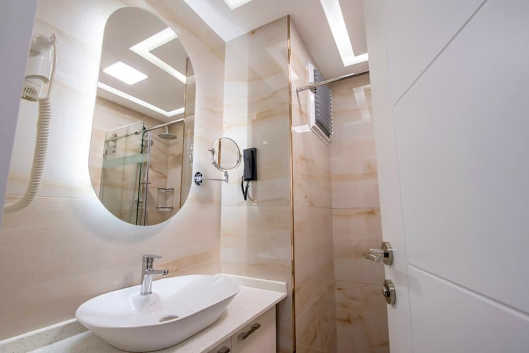 Bathroom 5, Maa Hotel and Suites, Dagoretti North