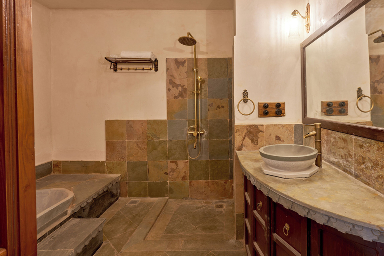 Bathroom 3, Kaladwas Lal Haveli, Udaipur