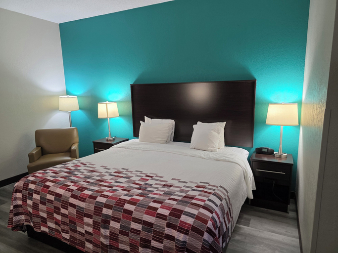 Bedroom 3, Sonesta Essential Ames, Story