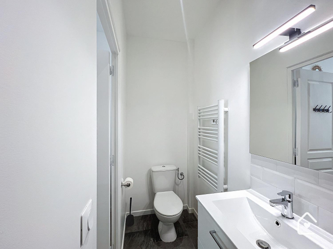 5, Studios - 1 min Gare Chatellerault - Entree Autonome -, Vienne