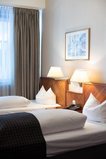Bedroom 3, Ross Messehotel, Stuttgart