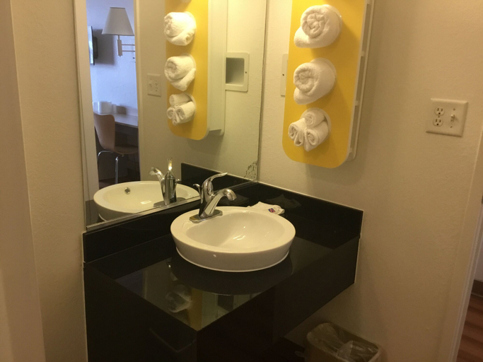 Bathroom 4, Motel 6 Wendover, UT, Tooele