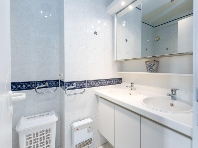Bathroom 3, Apartment with 2 bedrooms and sea view, West-Vlaanderen