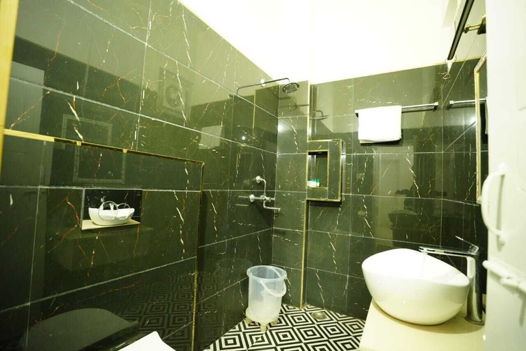 Bathroom 4, Hotel Drona Palace, Udham Singh Nagar