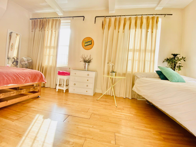 Others 3, London's Central East End 2 Bedroom City Apartments, London