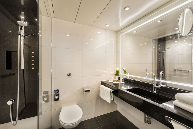 Bathroom 7