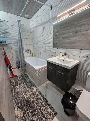 Bathroom 4, Golden Hotel in the Center