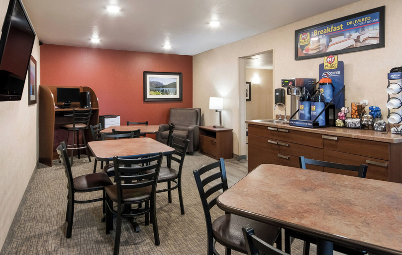 Food & Drinks 5, My Place Hotel - Ft. Pierre, SD, Stanley