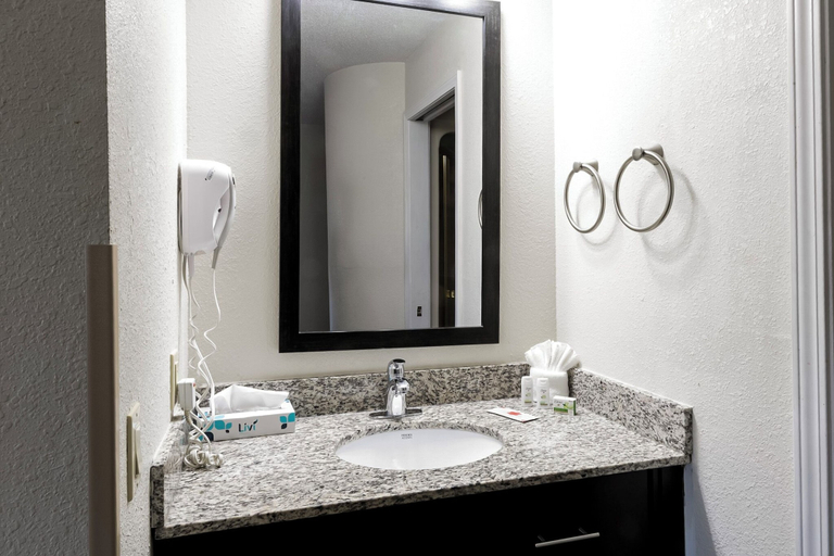 Bathroom 5, Wingate by Wyndham Owensboro, Daviess