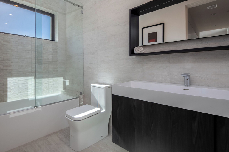 Bathroom 4, Casa Zenithia by Oraklus, Los Angeles