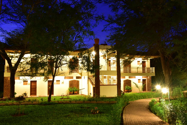 Exterior & Views