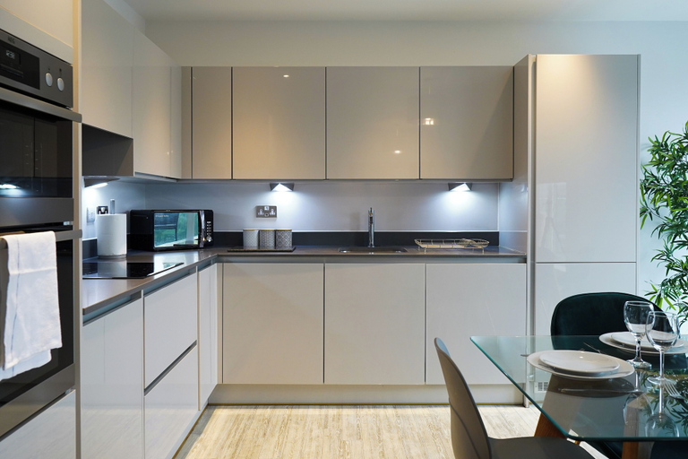 Others 5, Serenity by the Water 3 bedroom London, London