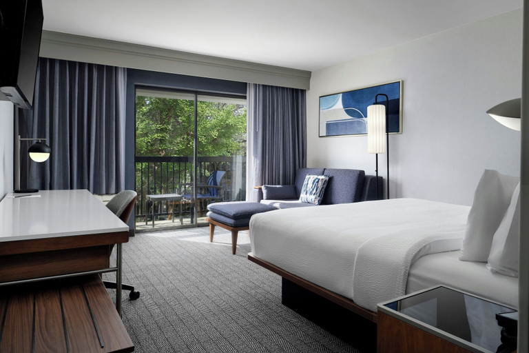 Bedroom 4, Courtyard by Marriott Stockton, San Joaquin