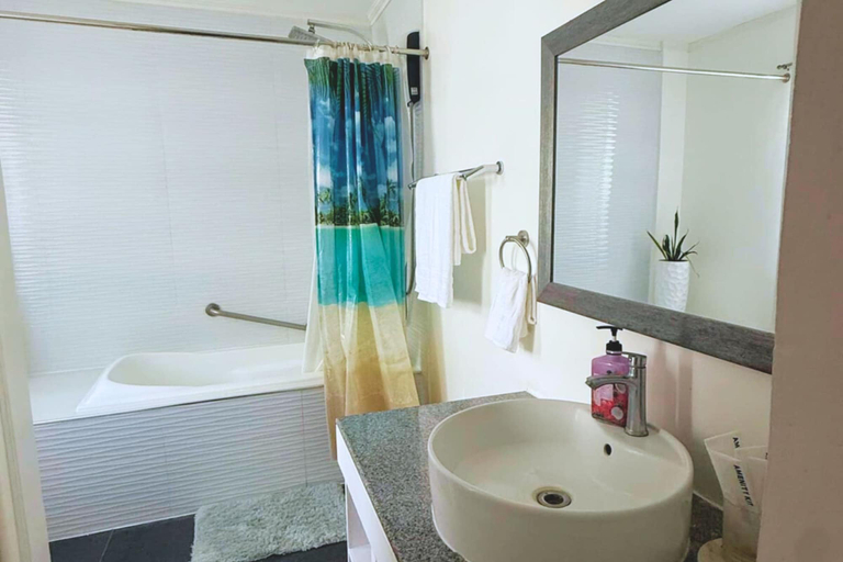 Bathroom 4, Kehalani Beach Resort by Cocotel, Perez