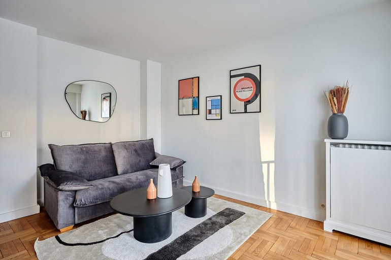 Living area 2, Superb Apartment in the Heart of the 16th District, Paris