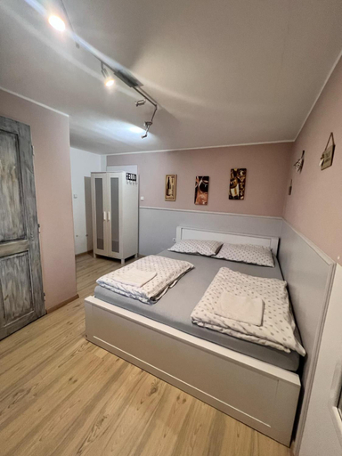 Others 3, Ubytovani Na Hrazi 91, Znojmo