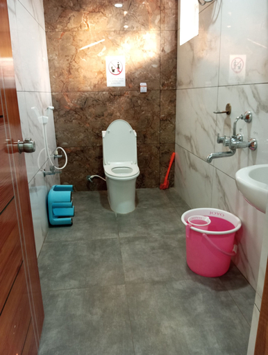 Bathroom, Kavuri Grand, Guntur