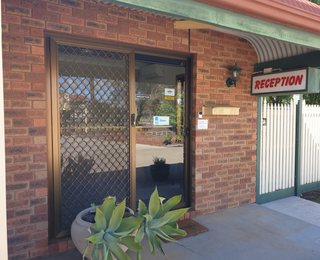Public Area, Finley Palm Motor Inn, Berrigan